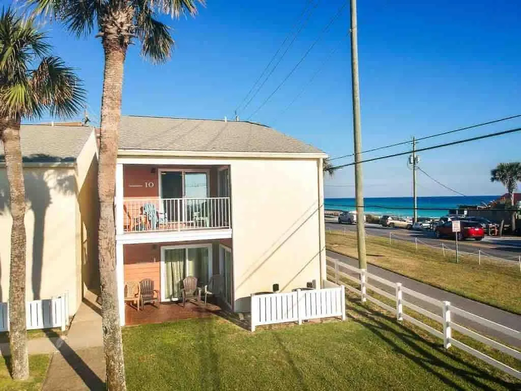 Cozy Beachfront Bliss With Ocean Views Destin