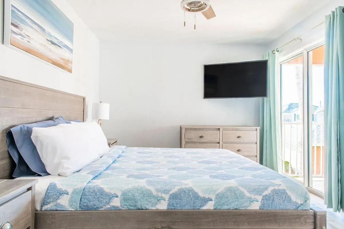 Cozy Beachfront Bliss With Ocean Views Destin Apartment